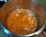 Foto del paso 2 de la receta: Bacalao a la marinera con langostinos y almejas