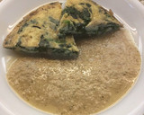 Foto del paso 5 de la receta: Tortilla de espinacas con salsa