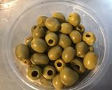 Une image de l'étape 1 de Minis brochettes tomates, olives et anchois marinés.