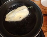 Foto del paso 2 de la receta: Chiles rellenos de queso