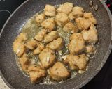 Foto langkah ke 3 dari resep Chicken with gochujang sauce.