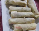A picture of step 5 of Chicken vegetable Roll.