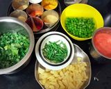 A picture of step 1 of Garlic yellow rice.