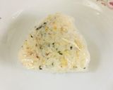 Foto del paso 3 de la receta: Japanense Onigiri con furikake y Umeboshi! (ume)