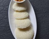 A picture of step 14 of Rawa Idli With Onion-Tomato Chutney.