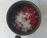 Foto del paso 1 de la receta: Postre con gelatina de granada en vasitos