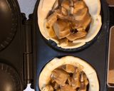 A picture of step 7 of Chicken and mushroom pies.