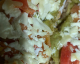 Foto del paso 3 de la receta: Tosta de aguacate, tomate y queso de cabra🥖🧀🥑🍅