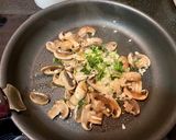 牛油蒜蓉炒蘑菇的食譜步驟7照片