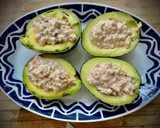Foto del paso 3 de la receta: Aguacates picantes con langostinos