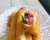 Foto langkah ke 4 dari resep Lumpia sosis jamur dan keju.