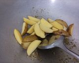 Foto langkah ke 1 dari resep Baked Potato Wedges 🥔🥔🥔.