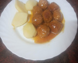 Foto del paso 3 de la receta: Albóndigas guisadas con salsa y papas cocidas
