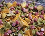 Foto del paso 3 de la receta: Ensalada de pasta con mozzarella y sardinillas