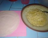 Foto langkah ke 2 dari resep Lumpia Indomie.