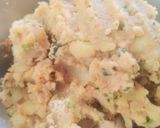 A picture of step 2 of Aloo ke samose.