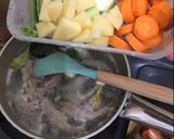 Foto langkah ke 2 dari resep Sop Ayam Klaten Mudah (ceker).