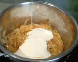 Foto del paso 3 de la receta: Salsa cremosa de cebolla