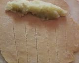 A picture of step 2 of Potato stuffed soyaflour flower.
