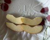 A picture of step 3 of Fruit spring rolls.