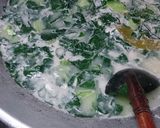 Foto langkah ke 5 dari resep Sayur Bobor Labu Siam dan Daun Katu.