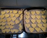 Foto del passaggio 6 della ricetta Biscotti al burro ricoperti di cioccolato fondente