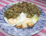 Foto del paso 5 de la receta: Habas con jamón y huevos fritos