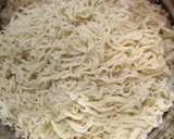 முட்டை நூடுல்ஸ் ரெசிபி ஸ்டேப் 1 புகைப்படம்
