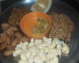 गुजिया (Gujiya recipe in Hindi) रेसिपी चरण 1 फोटो