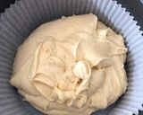 A picture of step 3 of White chocolate and fudge cake.