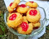Foto langkah ke 4 dari resep Thumprit Keju Stroberi.