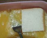 Foto langkah ke 3 dari resep Roti Goreng Telur Apa Adanya.