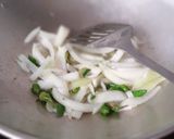 Foto langkah ke 2 dari resep Kerang Hijau Saus Tiram.