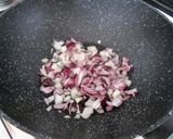 Foto del passaggio 4 della ricetta Riso Venere con Vongole e Gamberetti