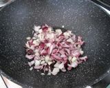 Foto del passaggio 4 della ricetta Riso Venere con Vongole e Gamberetti
