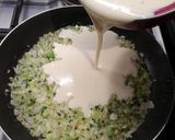 Foto del paso 5 de la receta: Pechugas de Pollo c/salsa de puerros cebollas y ajos