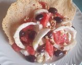 Foto del passaggio 3 della ricetta Insalata di finocchi, cialda di parmigiano, con pompelmo rosa, olive e noci