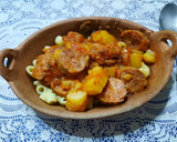 Foto del paso 6 de la receta: Chorizos con salsa, papa y fideos coditos