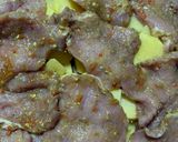 Mézes-mustáros karaj krumplival (tepsiben) recept fázis 4 fotója