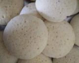 A picture of step 1 of Fried Leftover Suji Idli.