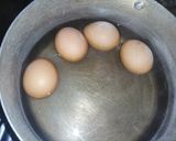 A picture of step 2 of Perfectly boiled egg without cracks.