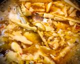 A picture of step 4 of Braised Mackerel with Bamboo Shoots.
