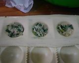 Foto del paso 3 de la receta: Ravioles de mozzarella, jamón y acelga #masaeconomica
