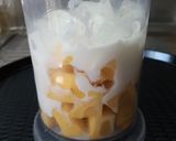 รูปขั้นตอนการทำที่ 1 ของ สมูตตี้มะม่วงน้ำดอกไม้