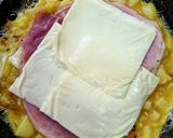 Foto del paso 3 de la receta Tortilla de patata rellena de jamón y queso
