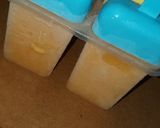 A picture of step 5 of Mango popsicles.
