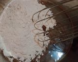 Foto langkah ke 3 dari resep Chocolate Muffin Flower Bouquet Cake.