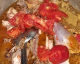 A picture of step 3 of Desi Murgh Salan.
