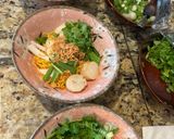 Hình bước làm 5 của món Wonton, seafood noodles, crispy chicken (hoành thánh, mì hải sản, gà giòn)