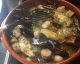 Foto del paso 8 de la receta: Arroz verde con pollo, longaniza y mejillones